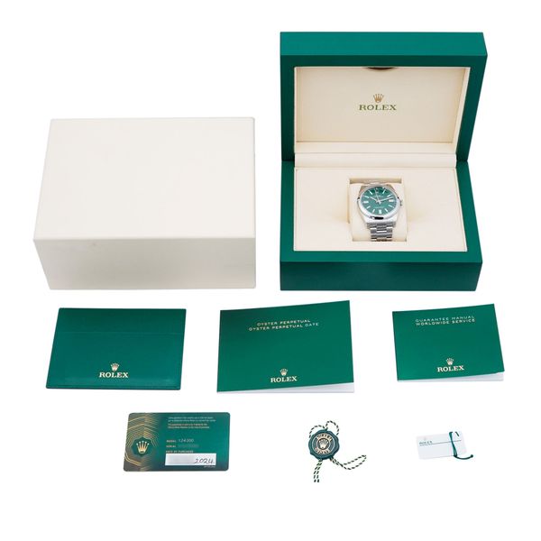 Rolex Oyster Perpetual 124300